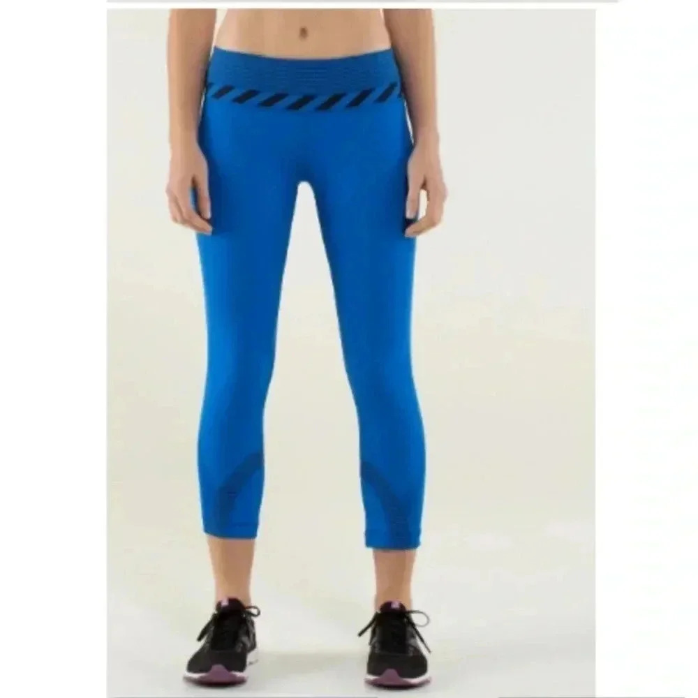 LIKE NEW! Lululemon Run: Inspire Crop II in blue, size 4 - Picture 2 of 10